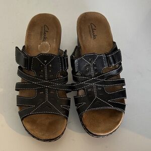 Clarks Women's Black Strappy Sandals